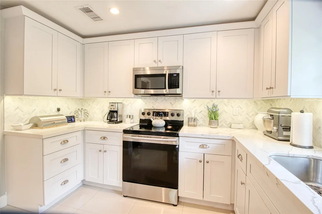 Photo of 7944 Cloverfield Circle