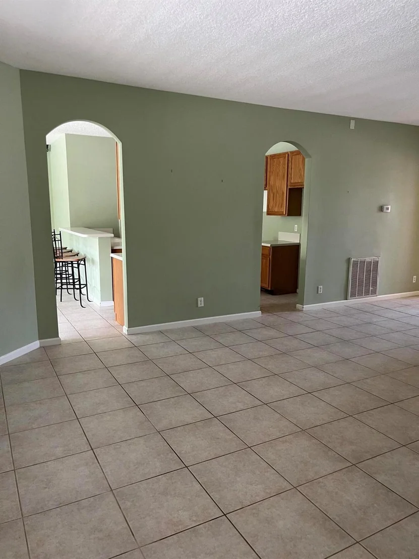 Photo of 6110 46th Lane