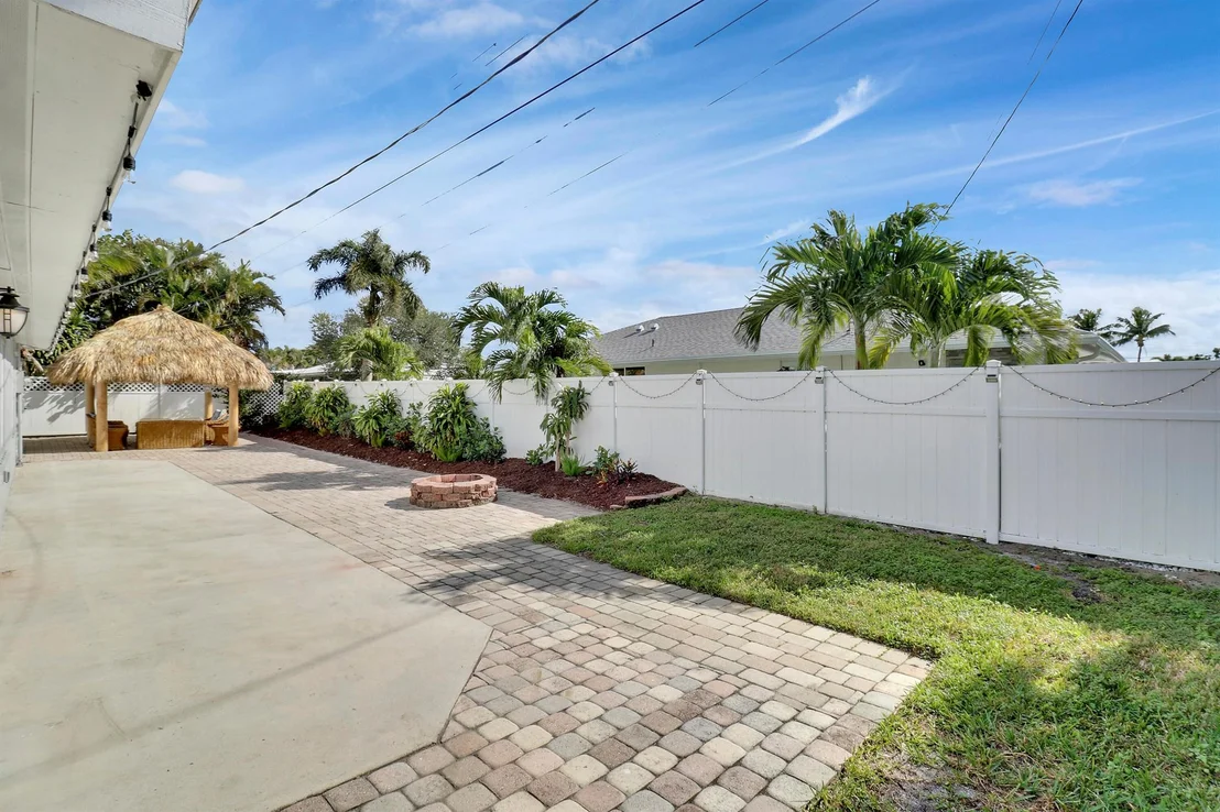 Photo of 520 Inlet Road