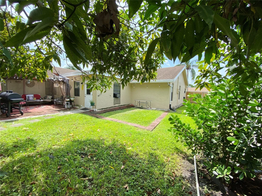 Photo of 9569 Richmond Circle