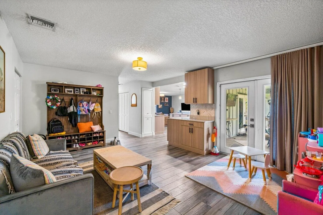 Photo of 4516 Pinetree Drive
