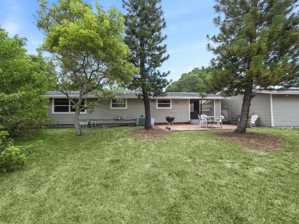 Photo of 5037 Lake Boulevard