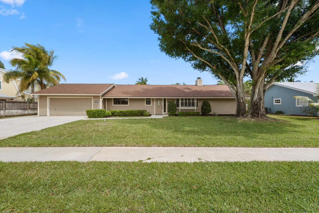 Photo of 713 Warren Drive
