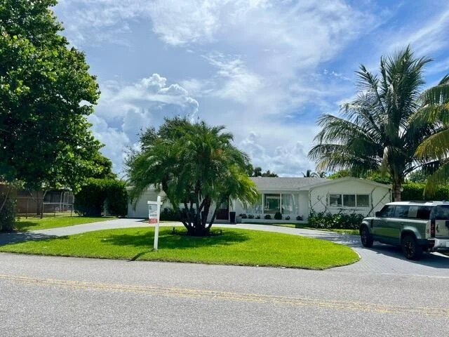 Photo of 7926 Pine Tree Lane