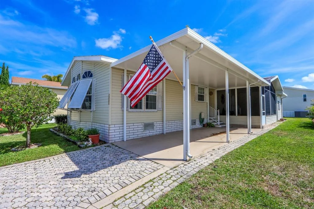 Photo of Unit 117 at 400 N A1a