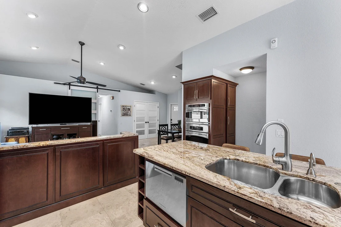 Photo of 7076 Middlebury Drive