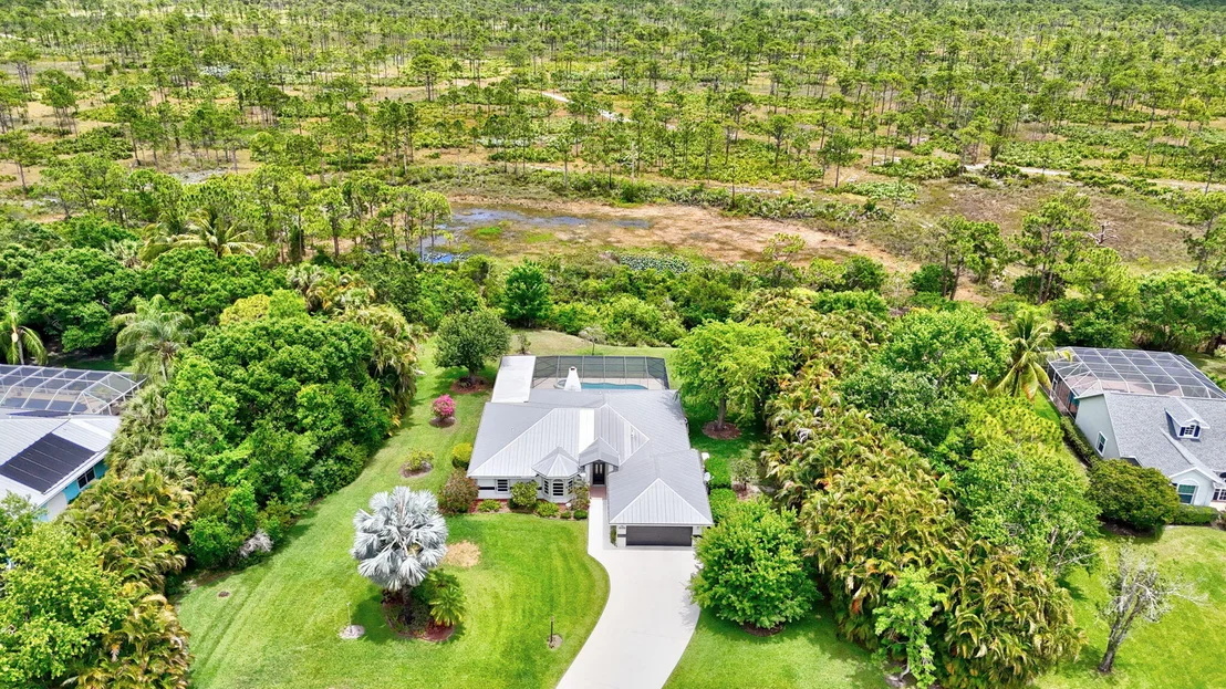 Photo of 895 SE Waterside Way