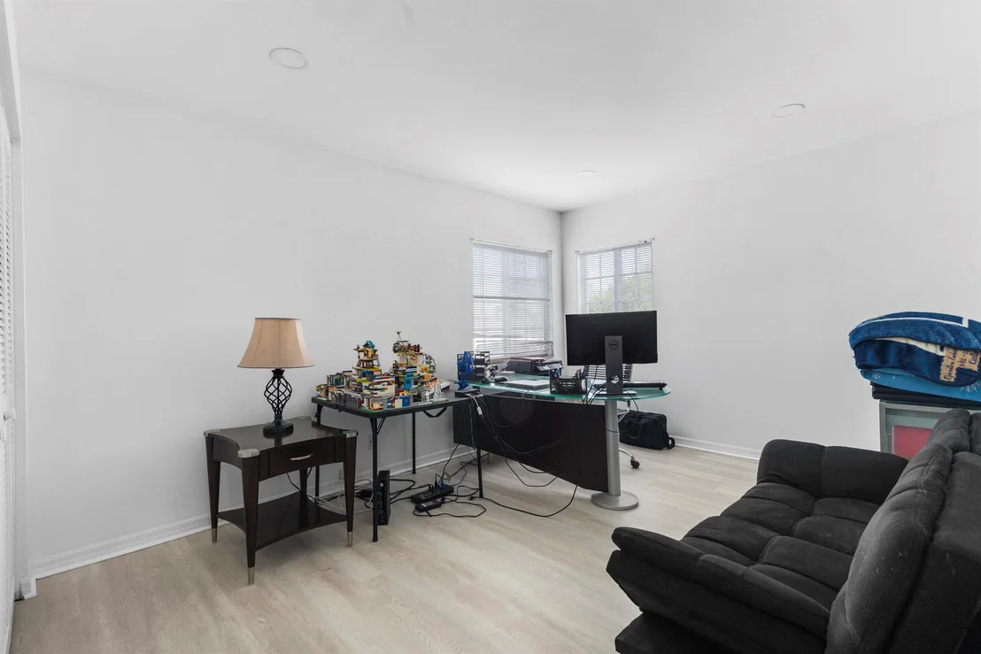 Photo of 2127 Madeira Drive