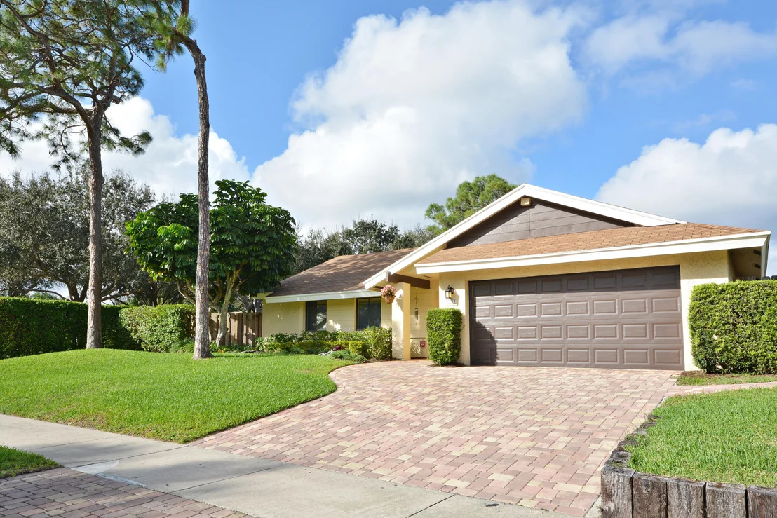 Photo of 2399 NW 30th Road