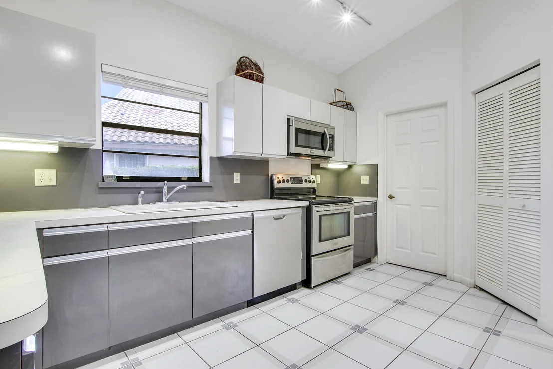 Photo of 7770 La Corniche Circle