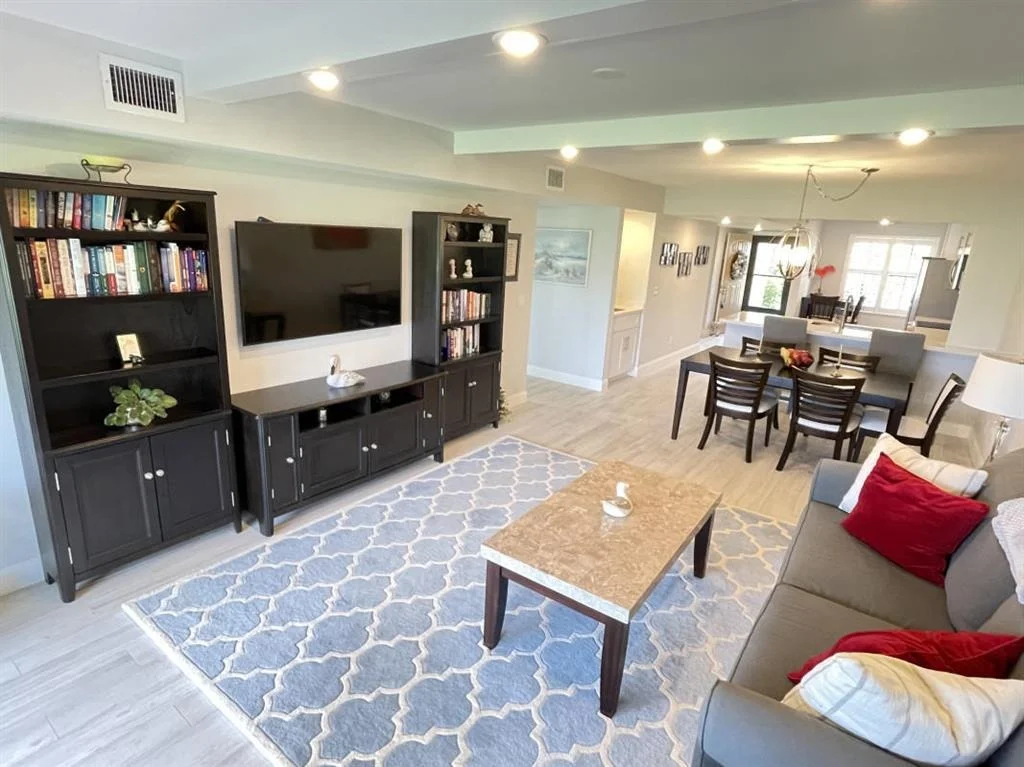 Photo of Unit F at 701 Pinecrest Circle