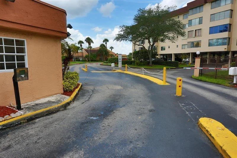 Photo of Unit 408 at 8030 Hampton Boulevard