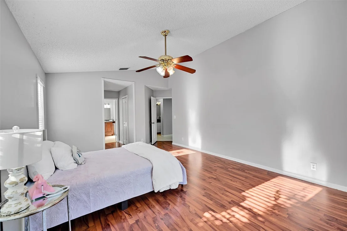 Photo of 10004 NW 57th Place