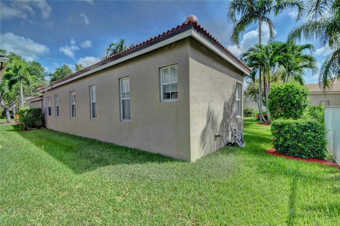 Photo of 926 Bluewood Terrace