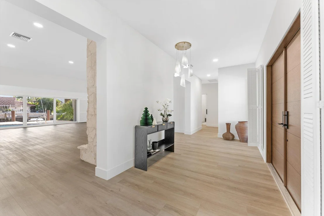 Photo of 872 Lilac Drive