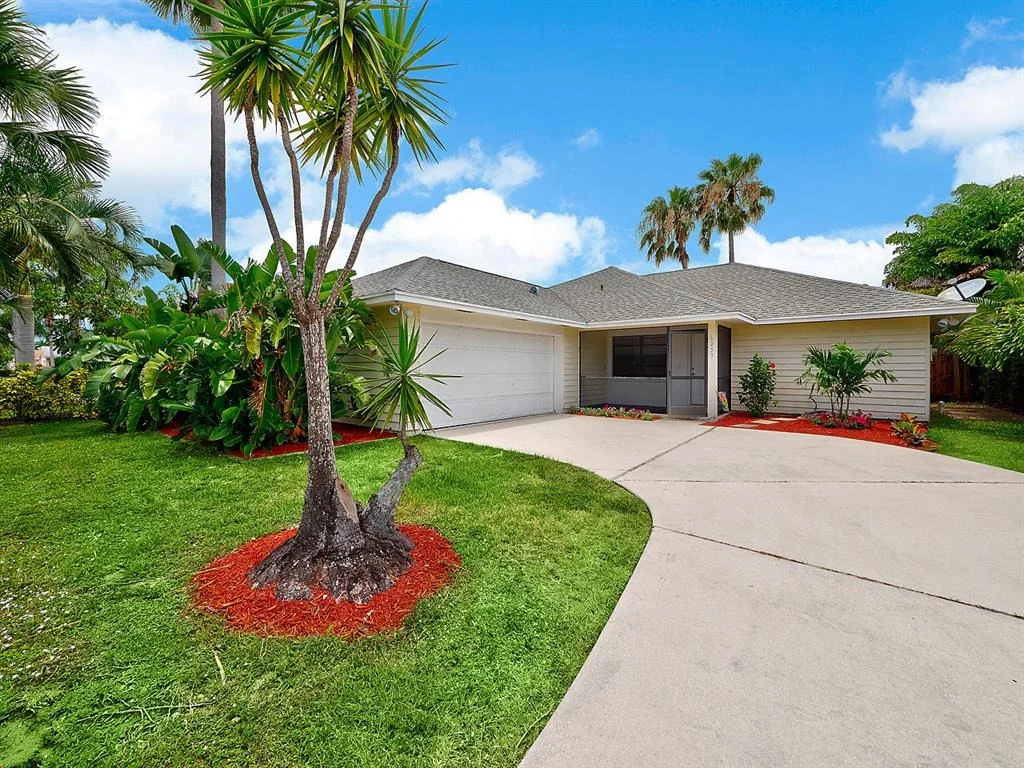 Photo of 6253 Dania Street