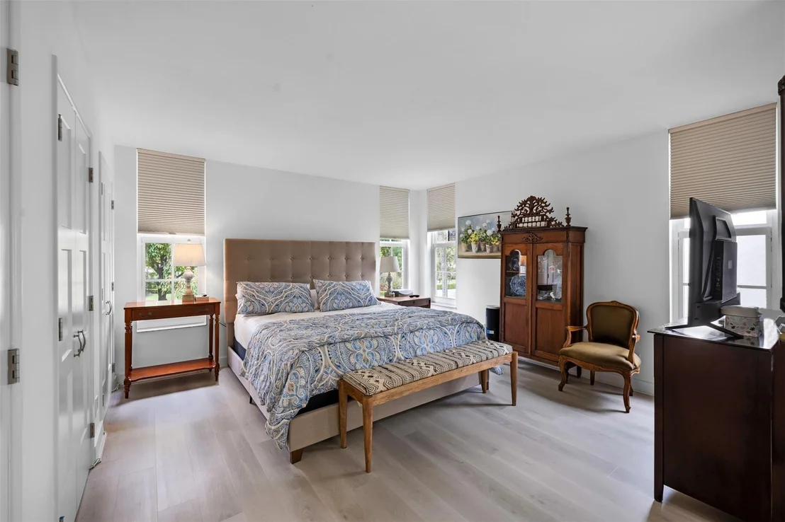 Photo of Unit 310 at 808 Cypress Boulevard