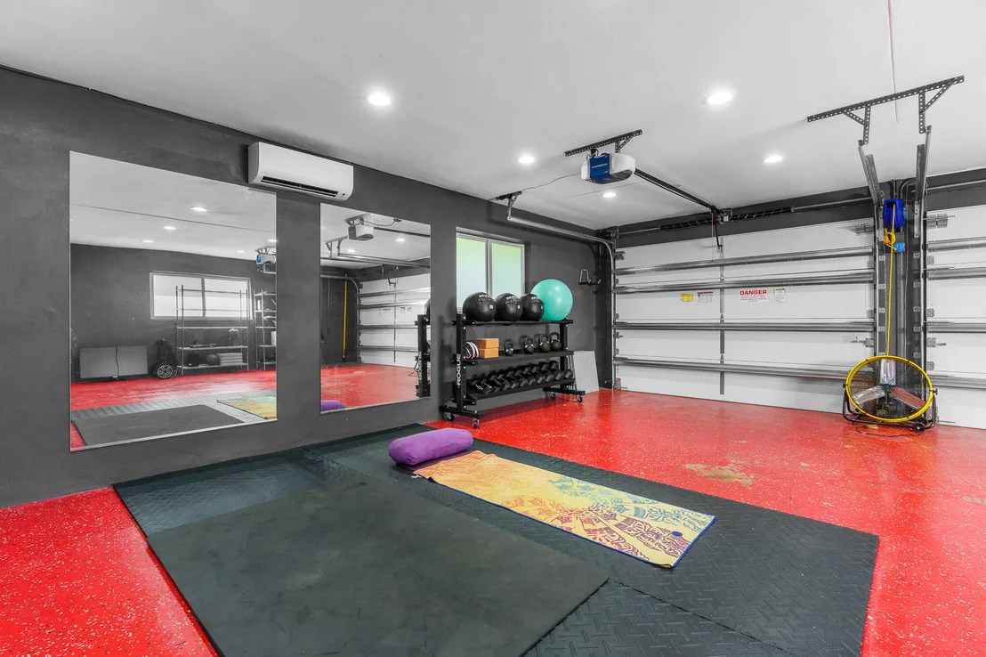 Photo of 7647 Lawrence Road