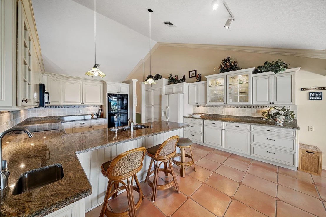 Photo of 41 SE Saddleback Road