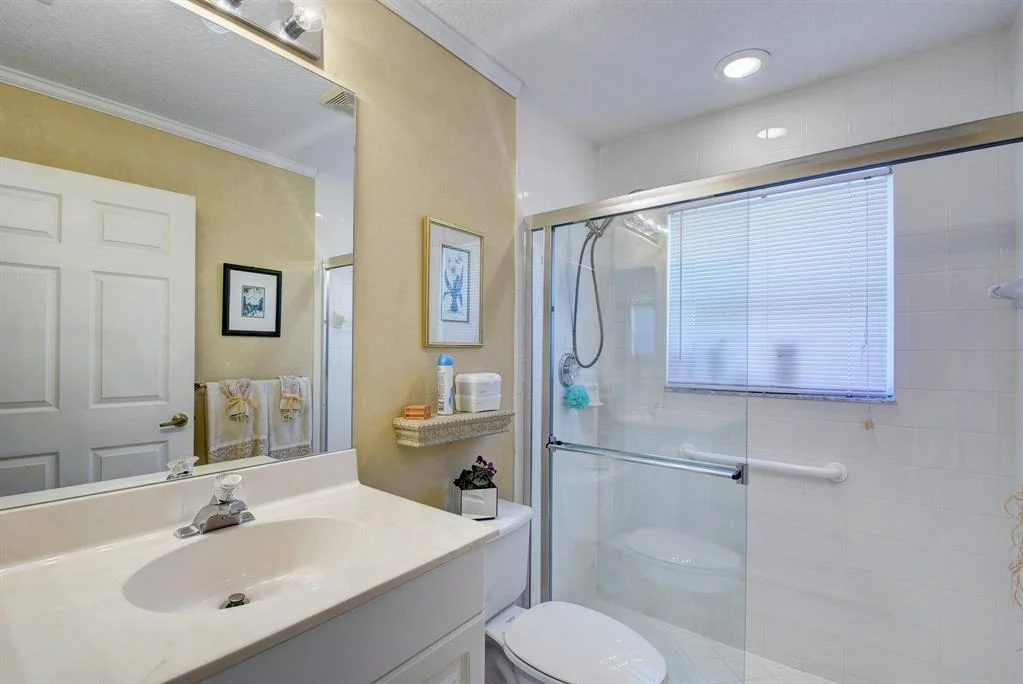 Photo of 6613 Sherbrook Drive