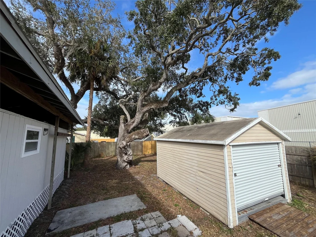 Photo of 1065 Riverview Drive