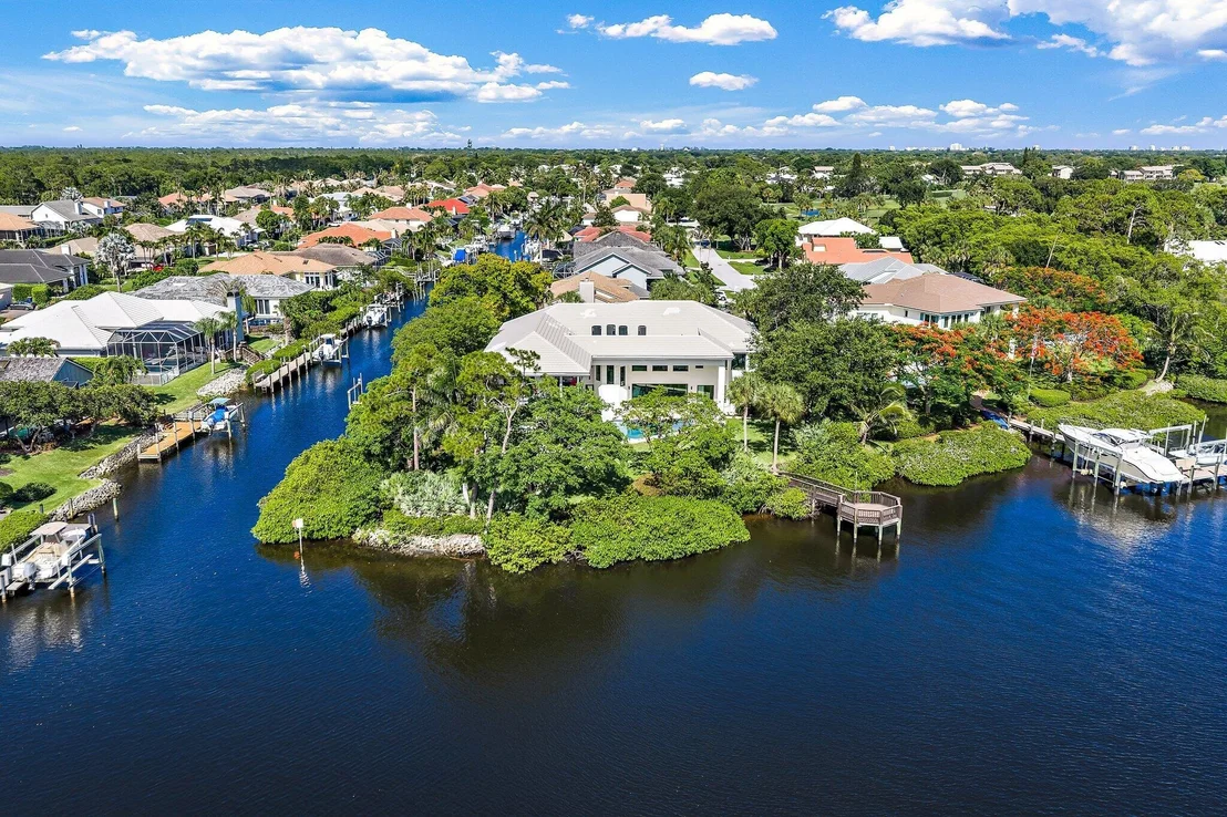 Photo of 8818 SE Riverfront Terrace