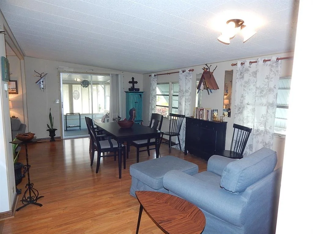 Photo of Unit 32 at 400 N A1a