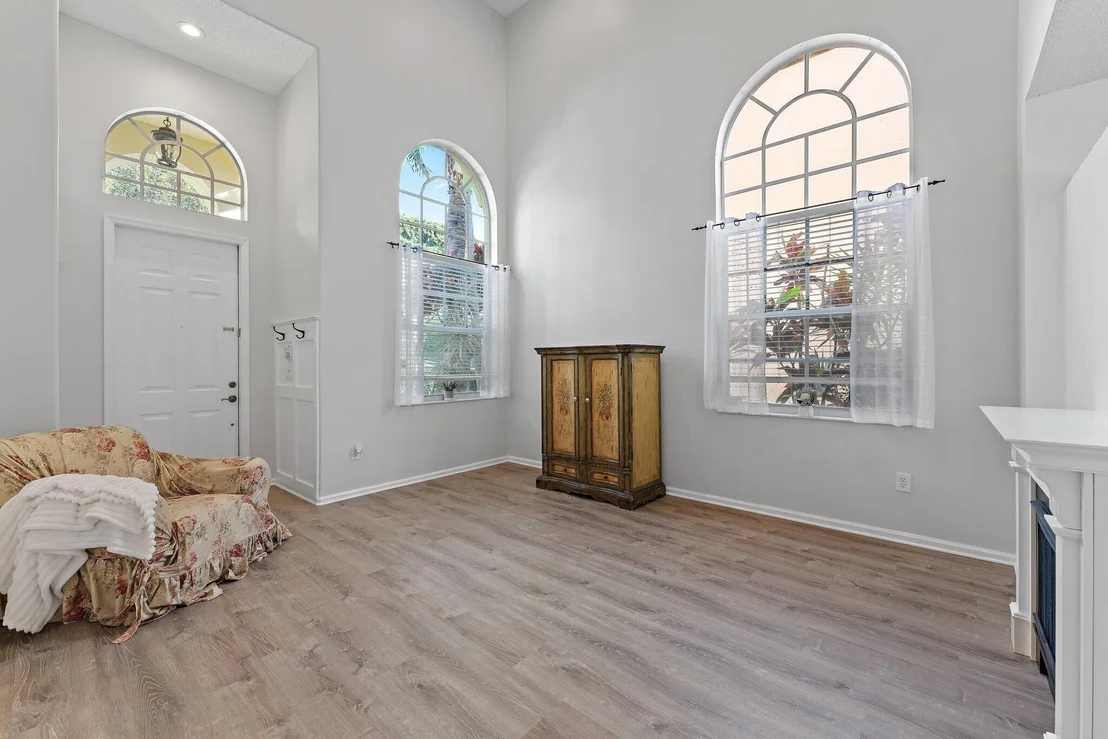 Photo of 9886 Warner Lane