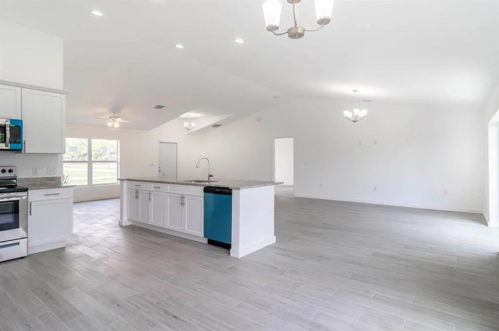 Photo of 810 SE 39th Terrace