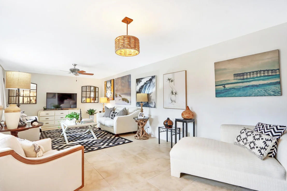 Photo of Unit 18D at 1420 Ocean Way