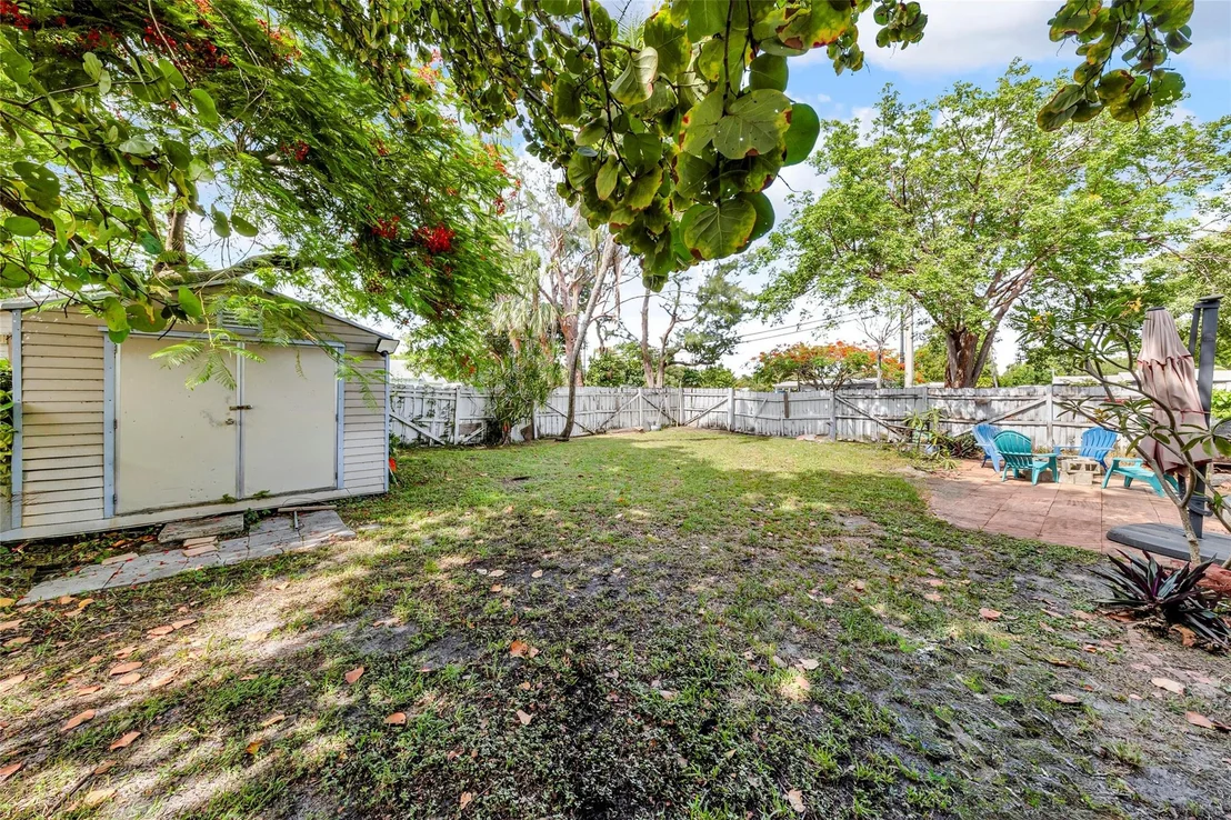 Photo of 803 NE 3rd Avenue