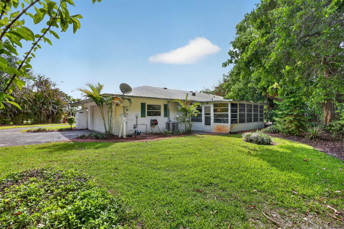 Photo of 1233 NW River Terrace