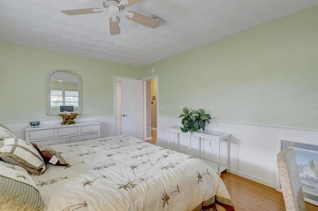Photo of 480 SE 1st Avenue