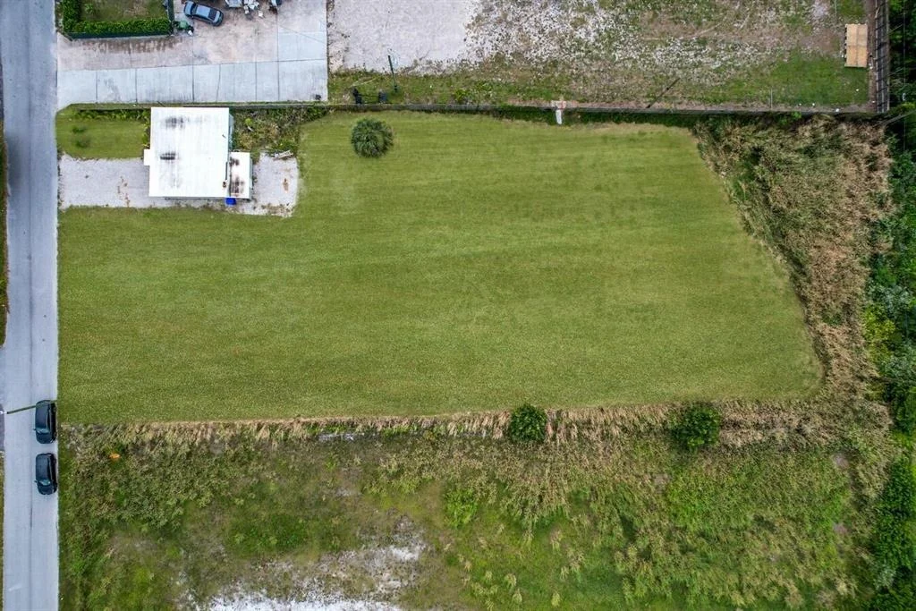 Photo of 3699 Coconut Road