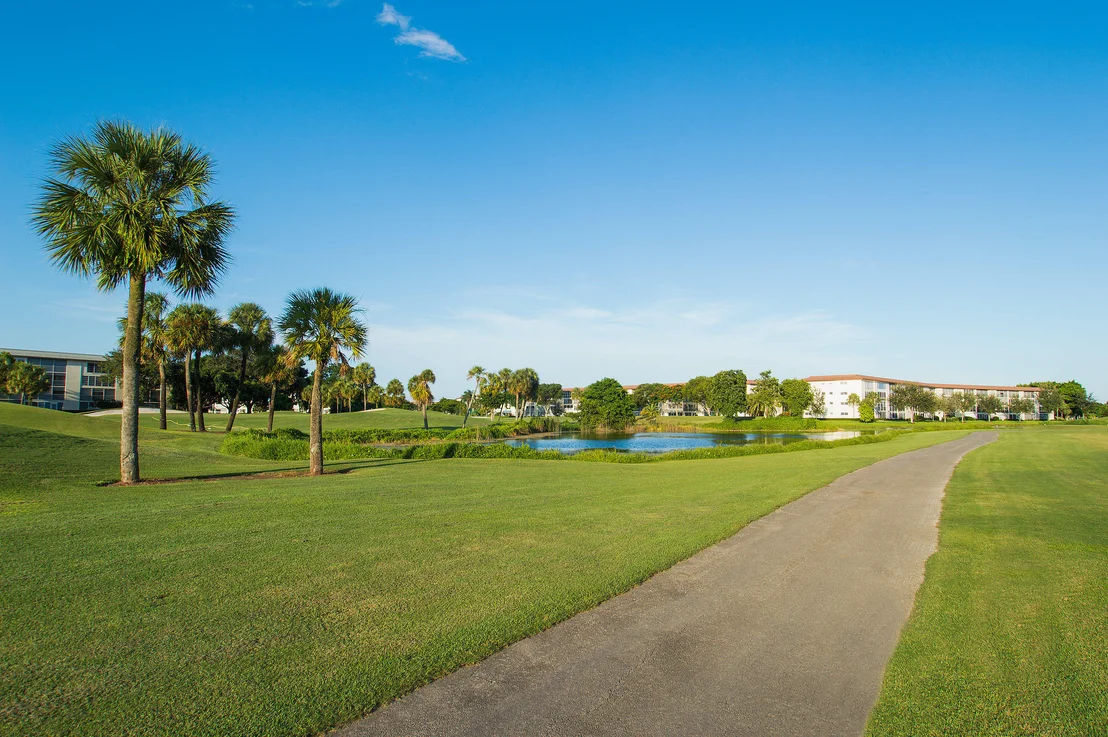 Photo of Unit H2 at 1901 Bermuda Circle