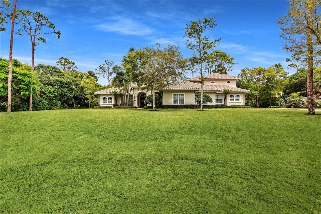 Photo of 378 Squire Drive