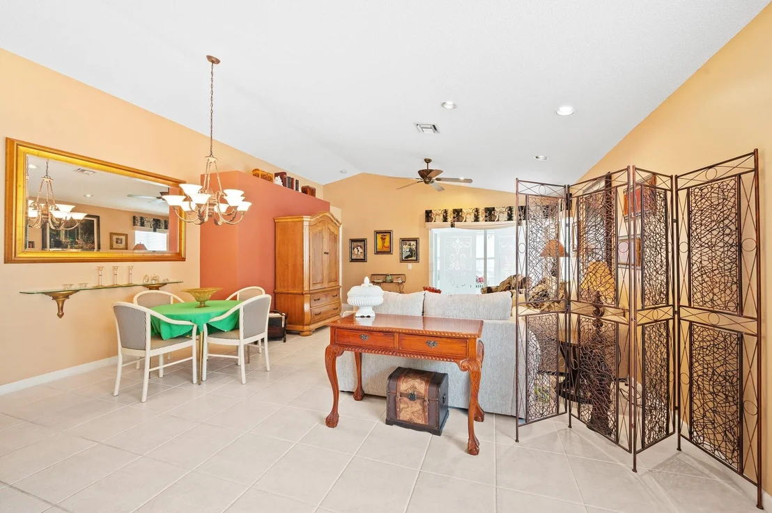 Photo of 1120 Alexander Bend