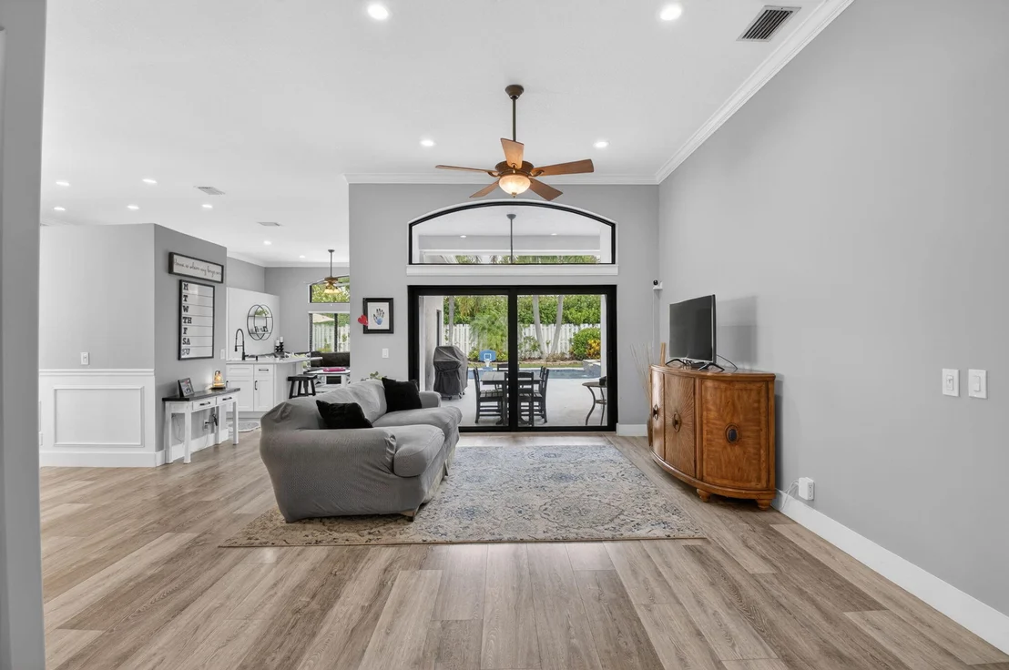 Photo of 6133 Indian Forest Circle