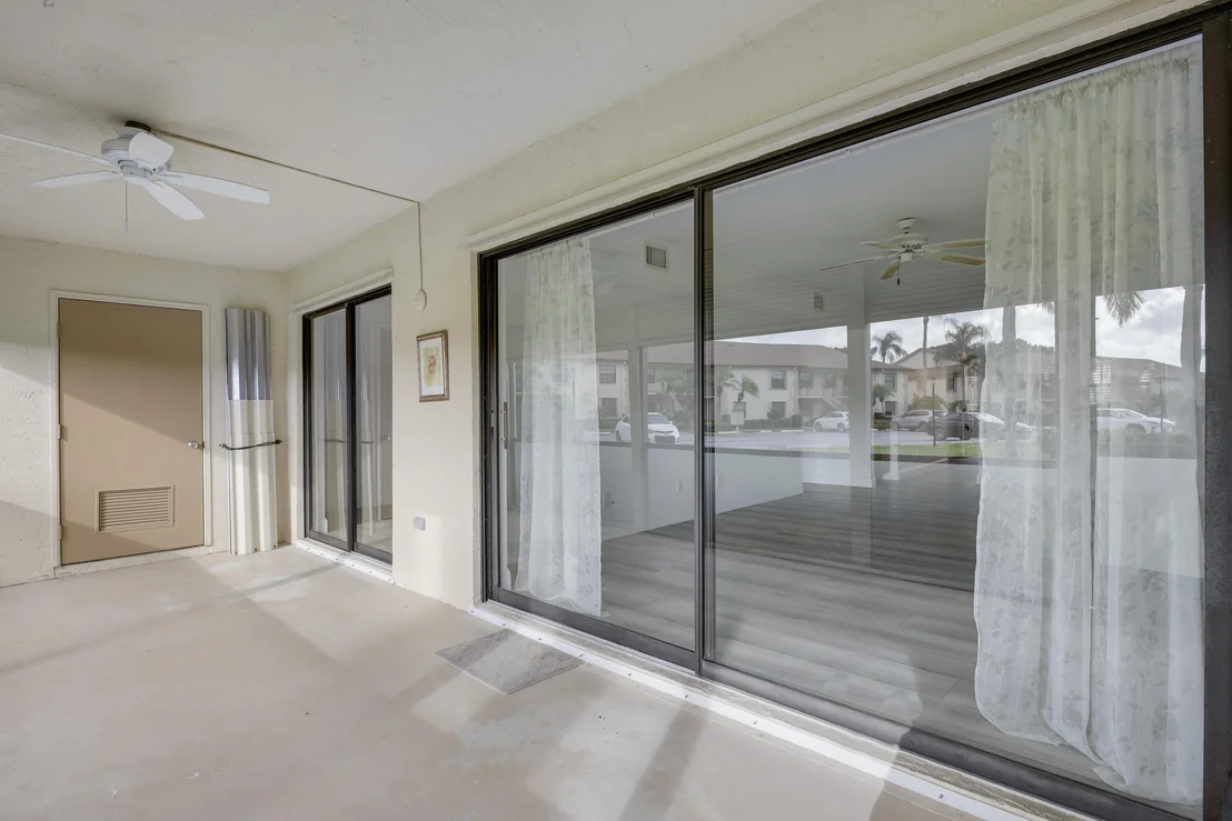 Photo of Unit F at 901 Pinecrest Circle