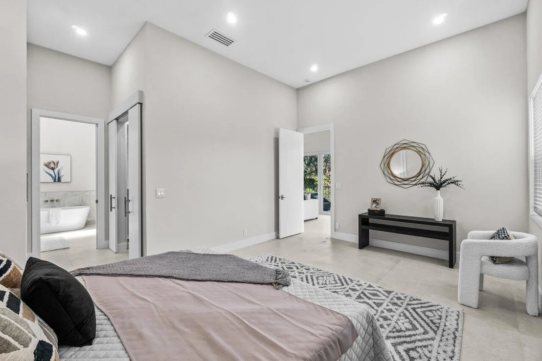 Photo of Unit C at 6357 Graycliff Drive
