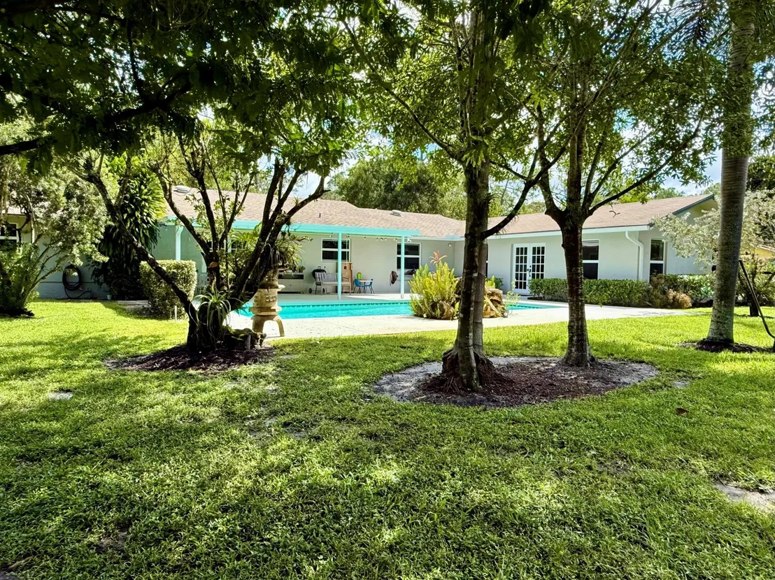 Photo of 17827 126 Terrace N