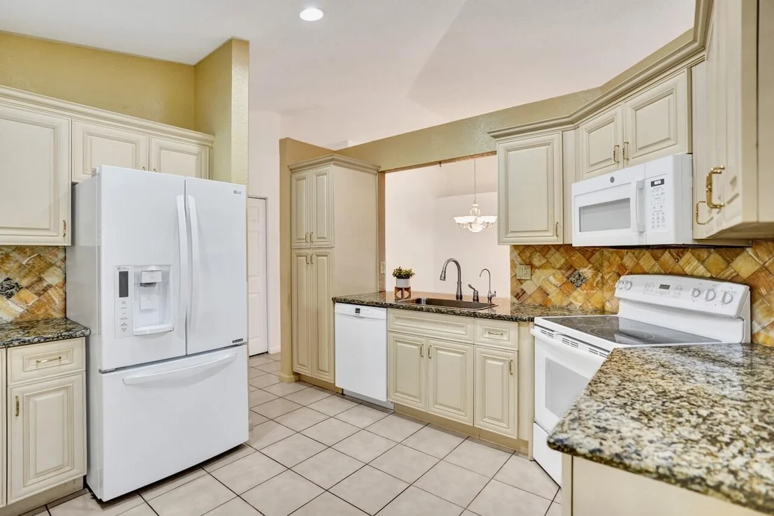Photo of 8140 Palm Gate Drive
