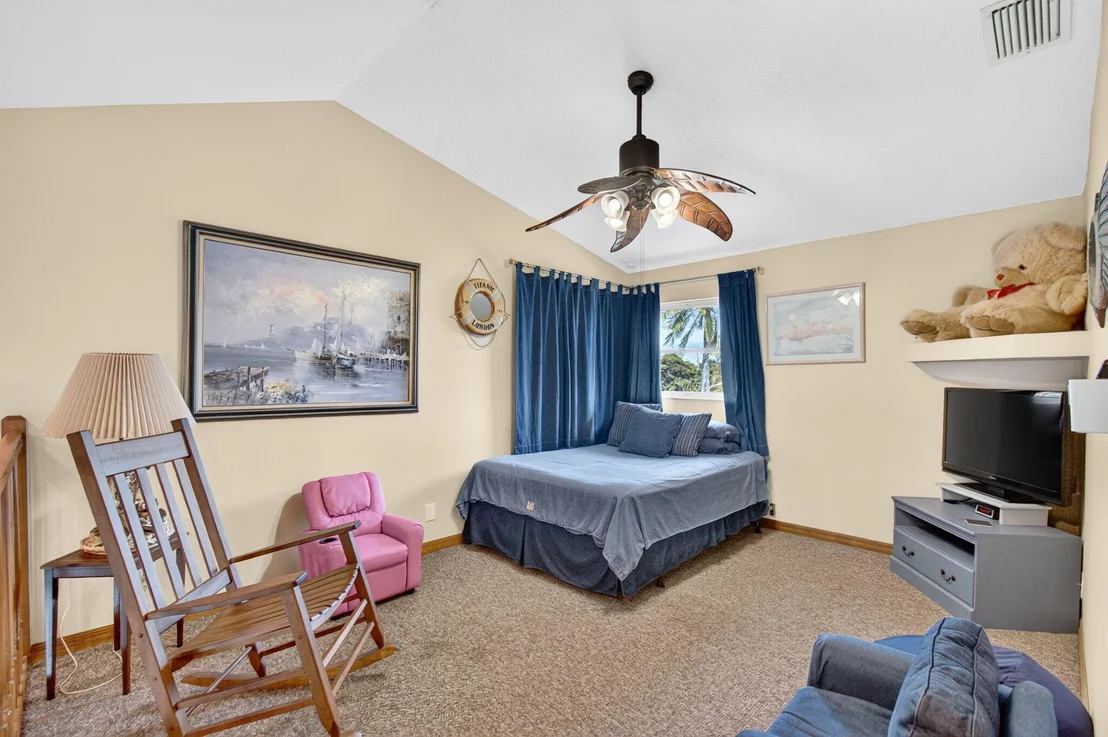 Photo of 502 VENICE Drive