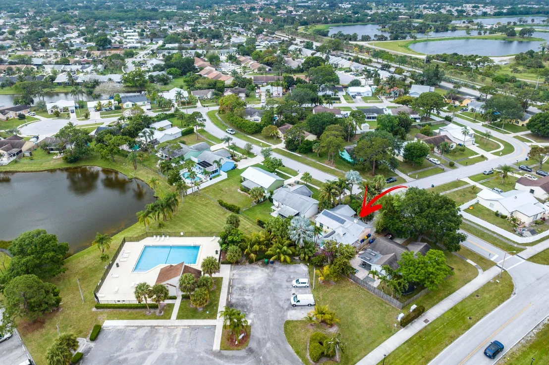 Photo of 165 Lakeside Drive