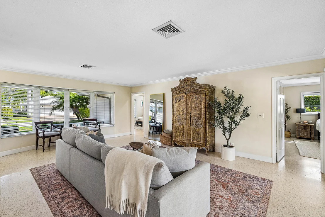 Photo of 670 Elm Tree Lane