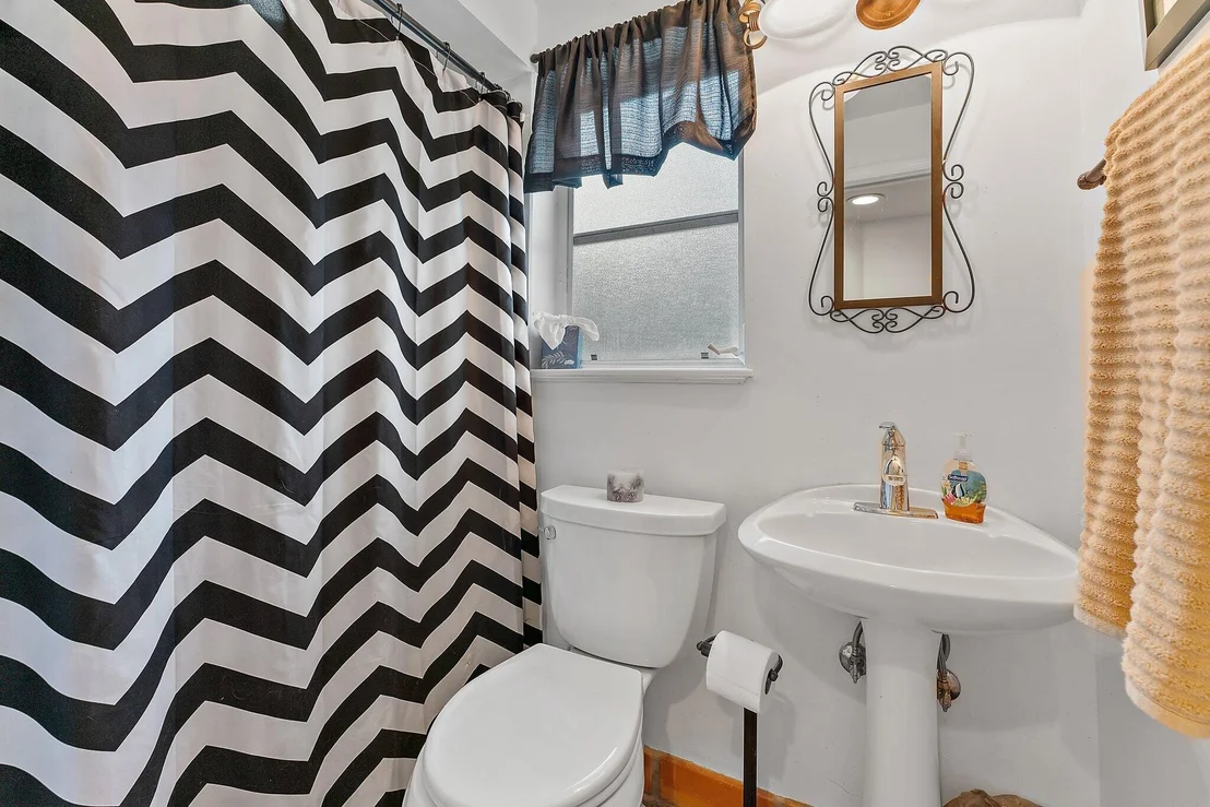 Photo of 4166 NE Sunset Drive