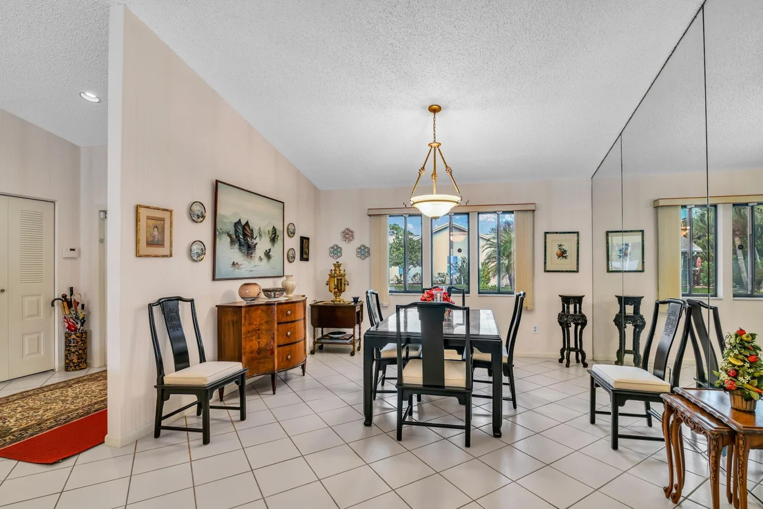 Photo of 2660 Riviera Drive