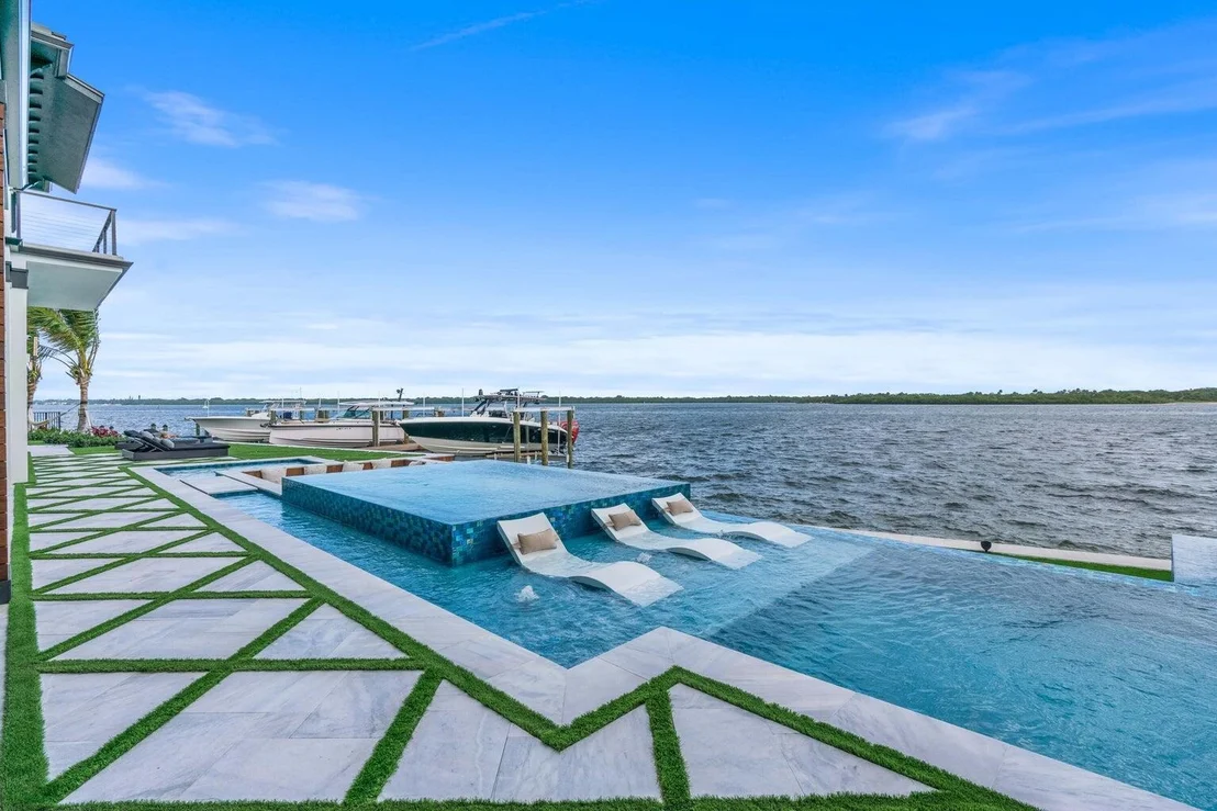 Photo of 712 Lakeside Circle