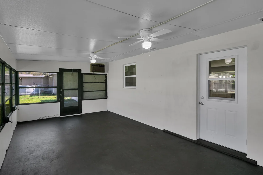 Photo of 817 SE 9th Court