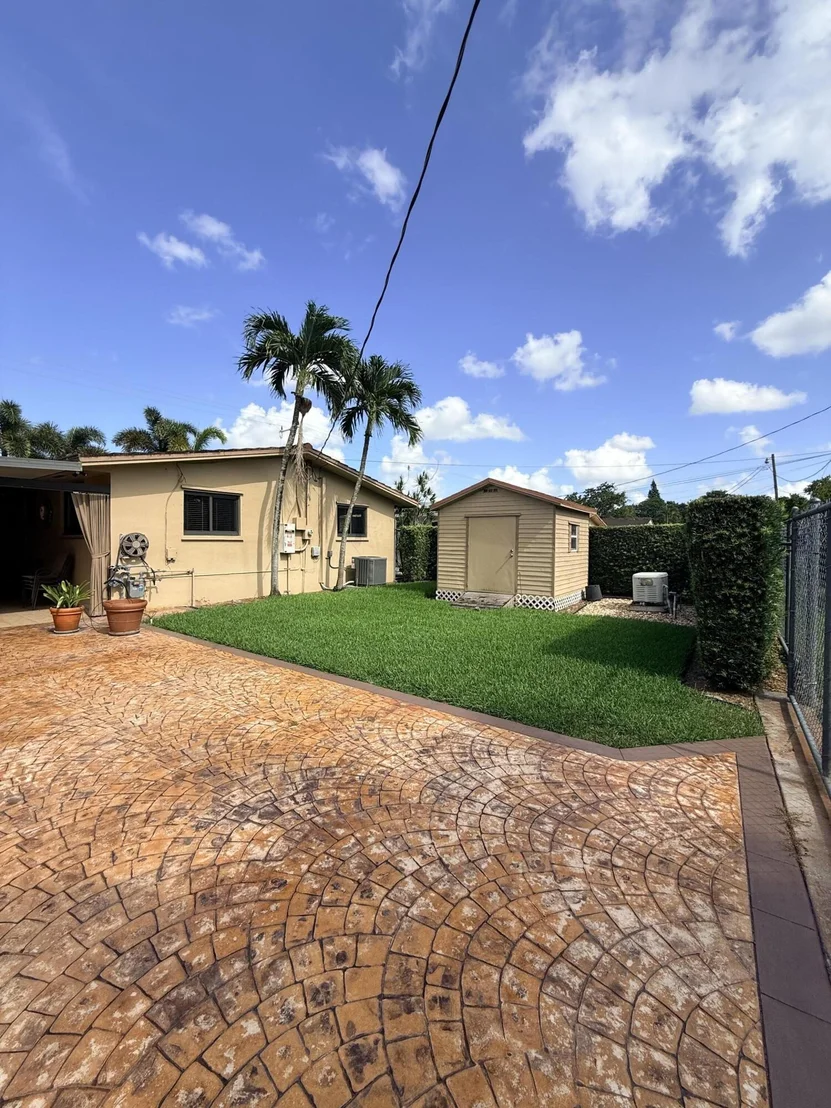 Photo of 5170 Palm Avenue